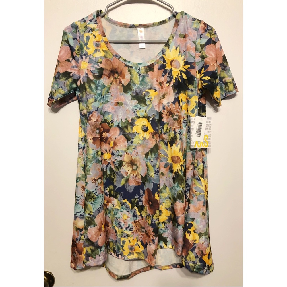 🌸HP🌸 LuLaRoe Perfect Tee - XXS